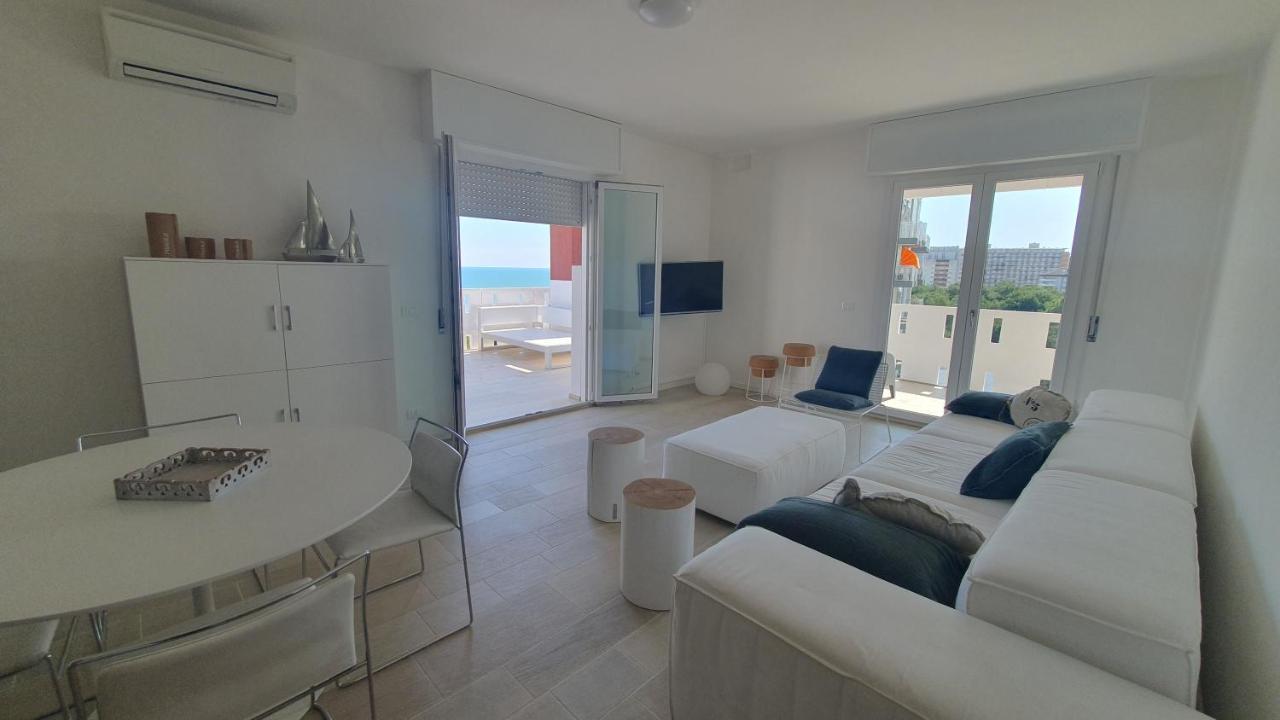 Residence Luna Lignano Sabbiadoro Eksteriør billede